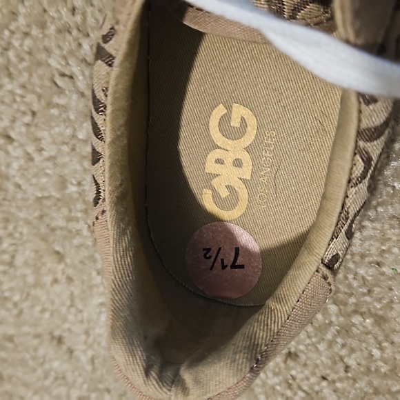 GBG - Picture 4 of 4